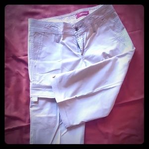 Levi's Low Slouch Khaki Capris